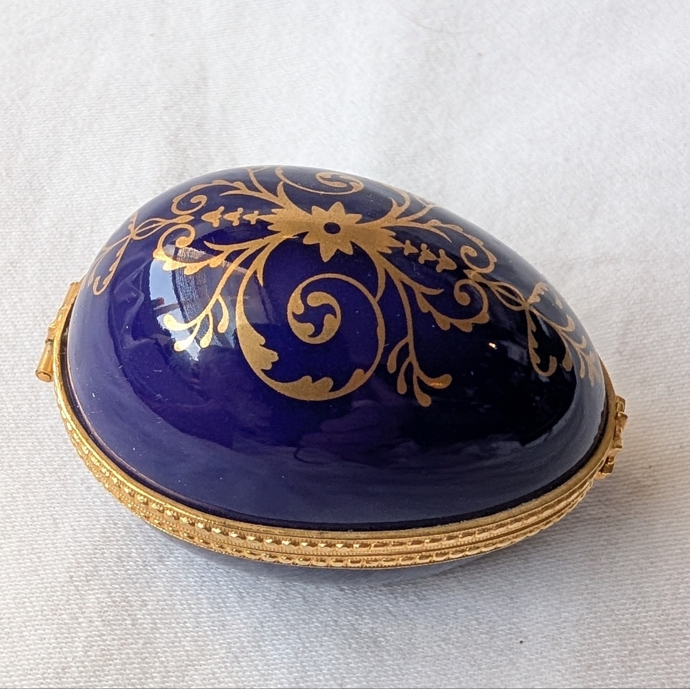 Vintage Estee Lauder Blue Gold Detail Egg Trinket Keepsake Box